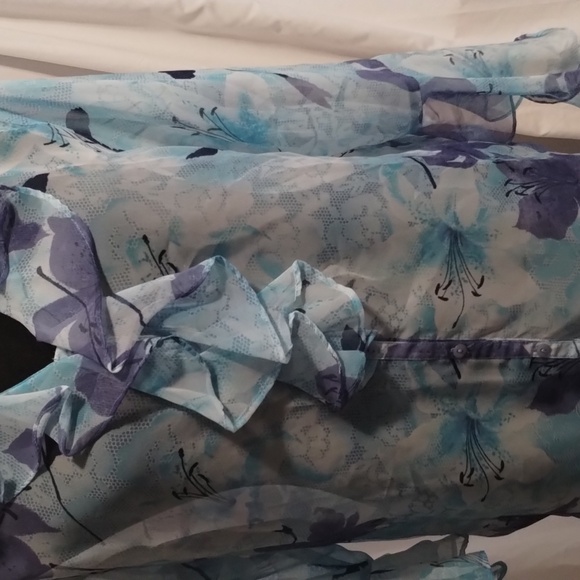 Dressbarn aqua and lavender bottom front sheer flutter sleeve and neckline… - Picture 2 of 8